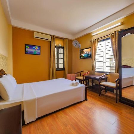 Ponys Hotel Nha Trang Buitenkant foto