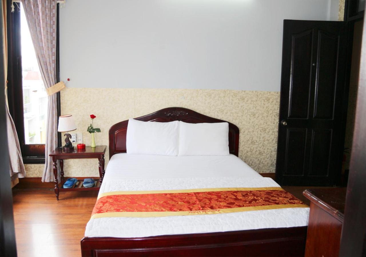Ponys Hotel Nha Trang Buitenkant foto