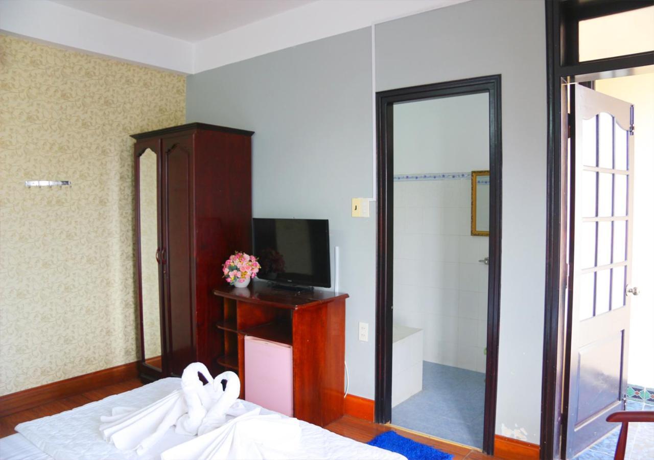 Ponys Hotel Nha Trang Buitenkant foto