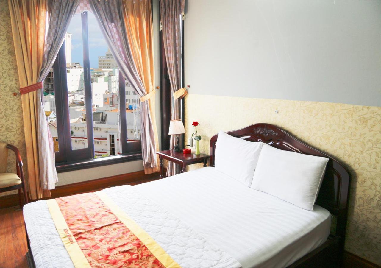 Ponys Hotel Nha Trang Buitenkant foto