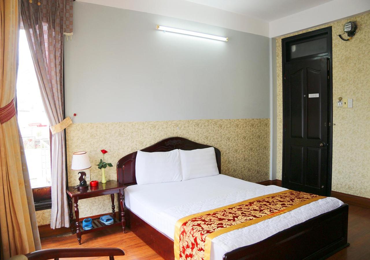 Ponys Hotel Nha Trang Buitenkant foto