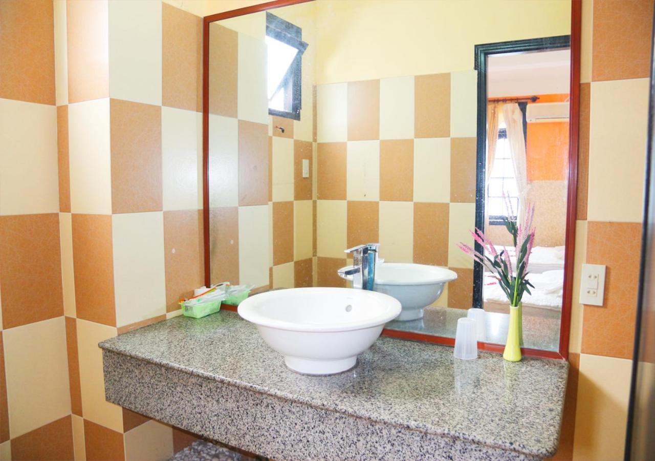 Ponys Hotel Nha Trang Buitenkant foto
