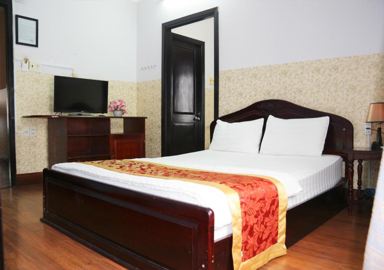 Ponys Hotel Nha Trang Buitenkant foto