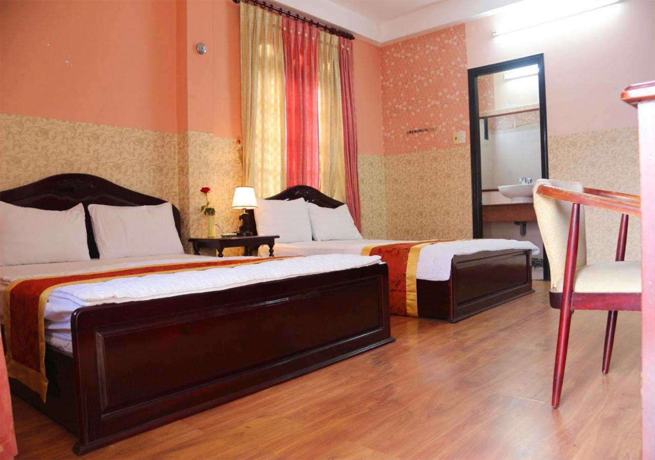 Ponys Hotel Nha Trang Buitenkant foto