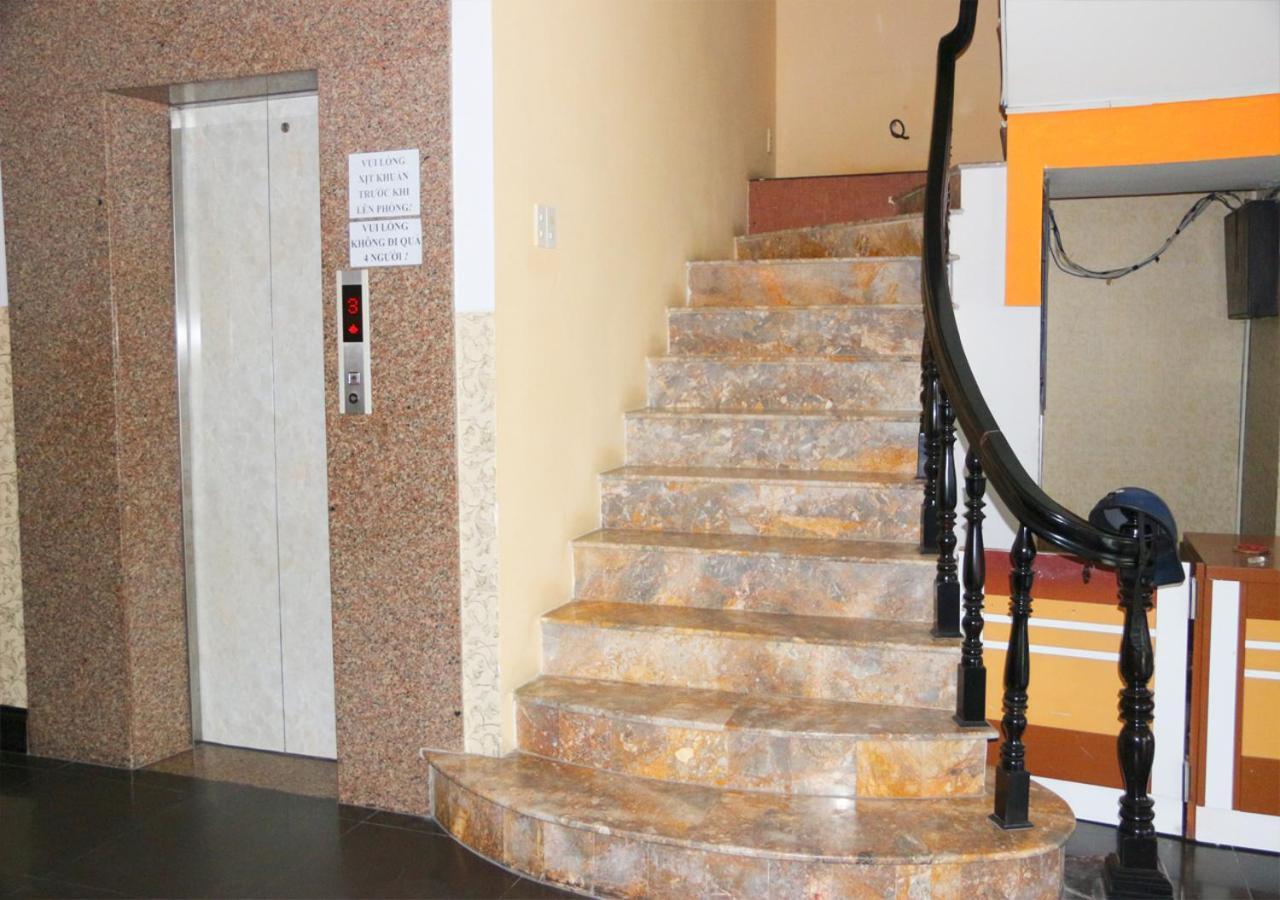 Ponys Hotel Nha Trang Buitenkant foto