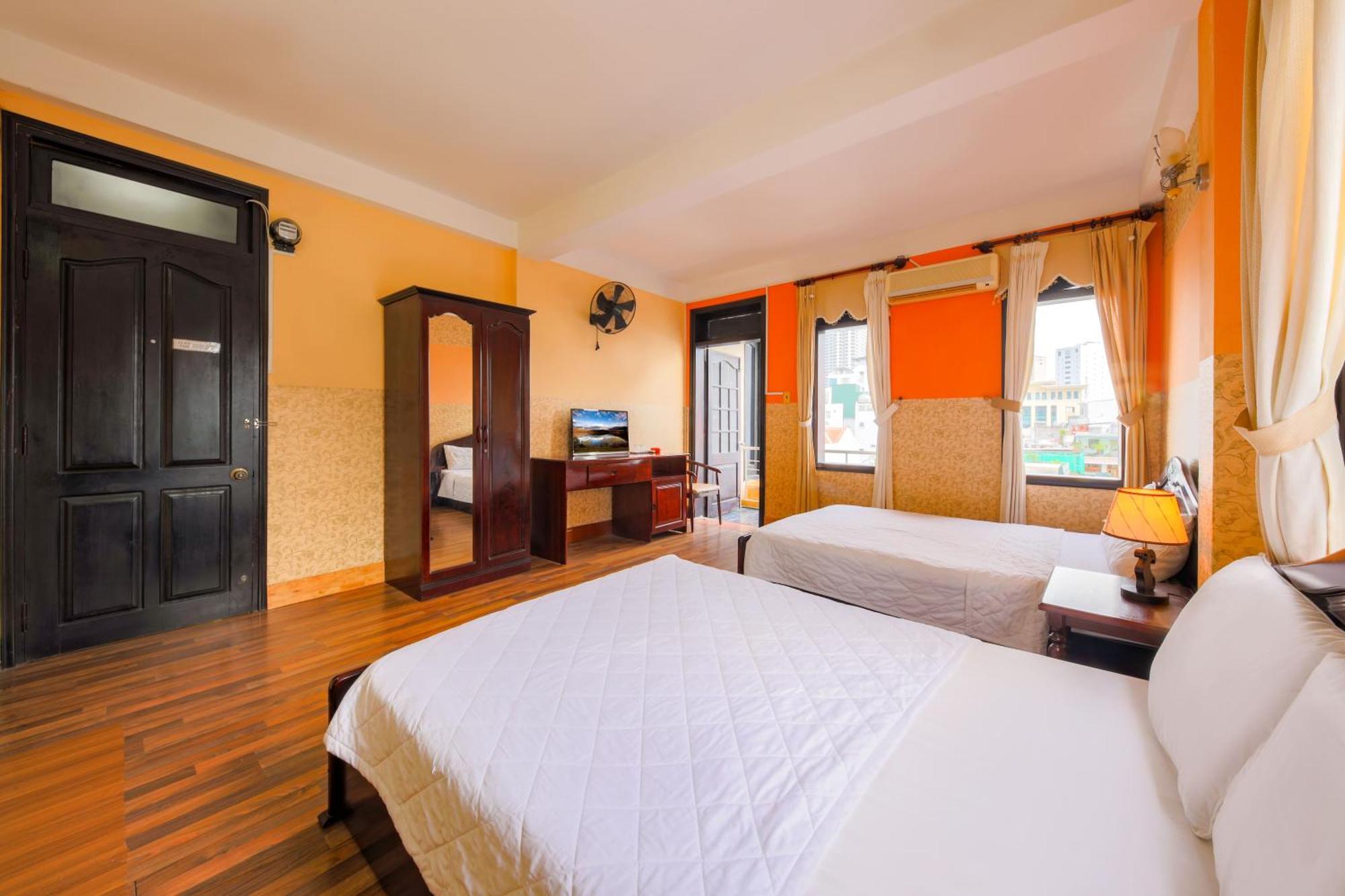 Ponys Hotel Nha Trang Buitenkant foto