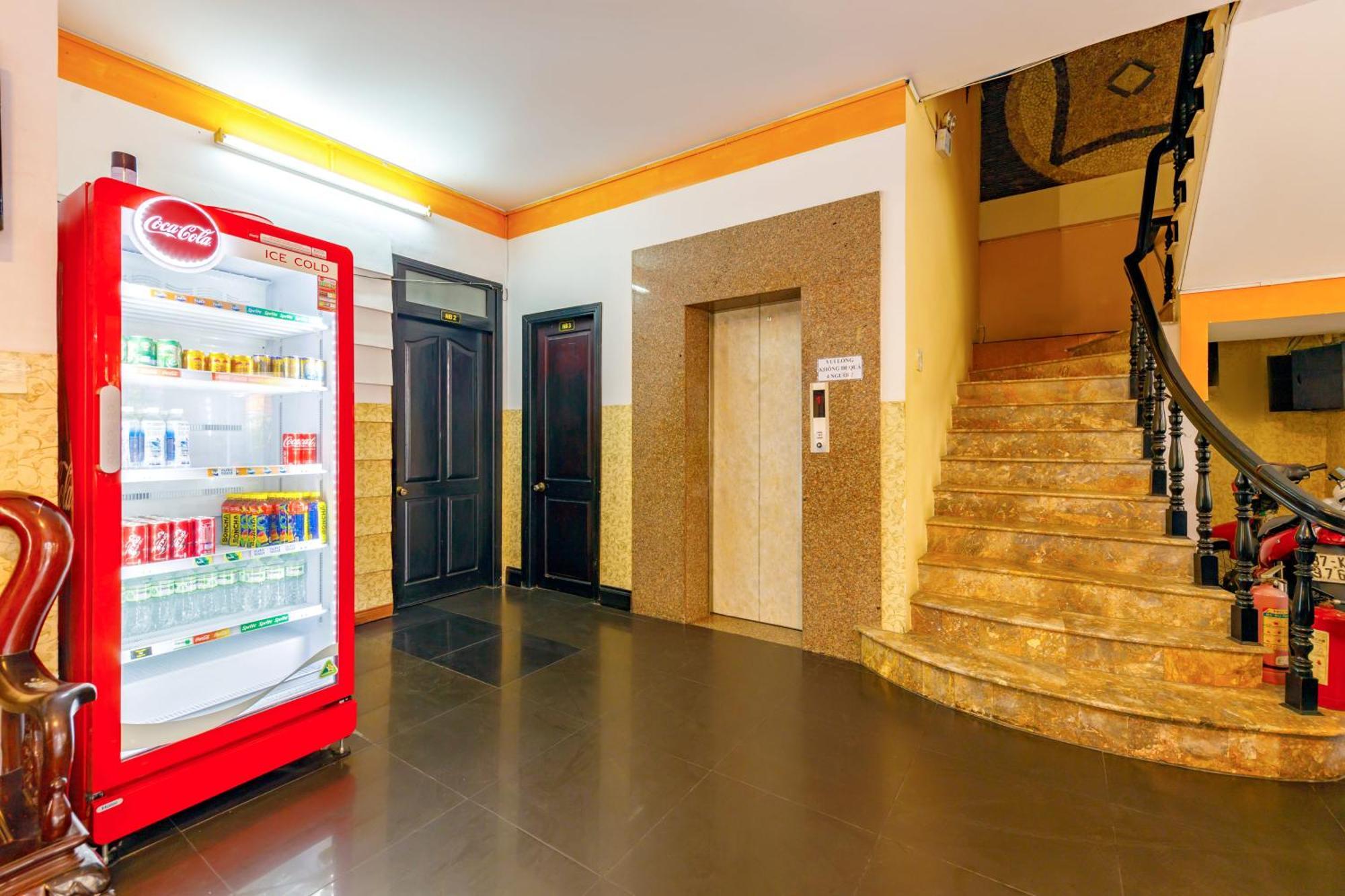 Ponys Hotel Nha Trang Buitenkant foto