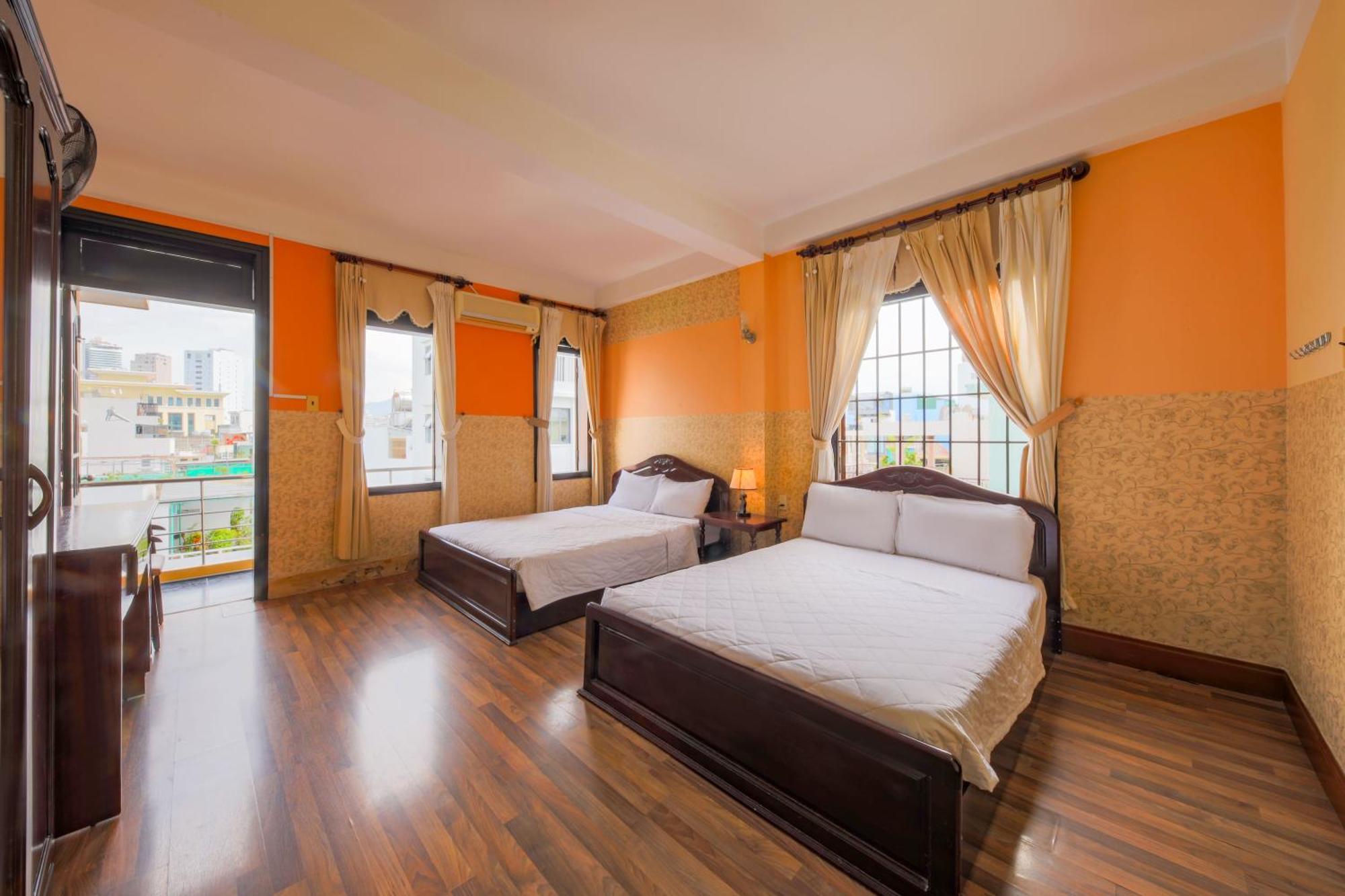 Ponys Hotel Nha Trang Buitenkant foto
