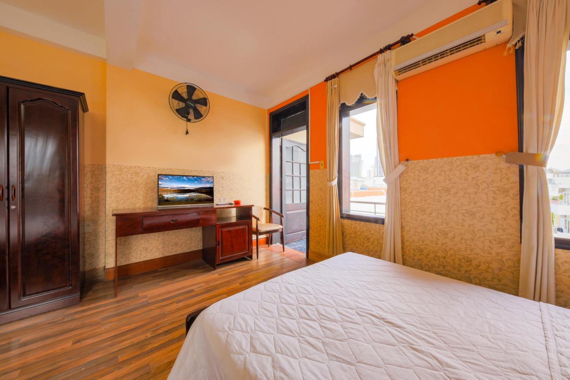 Ponys Hotel Nha Trang Buitenkant foto