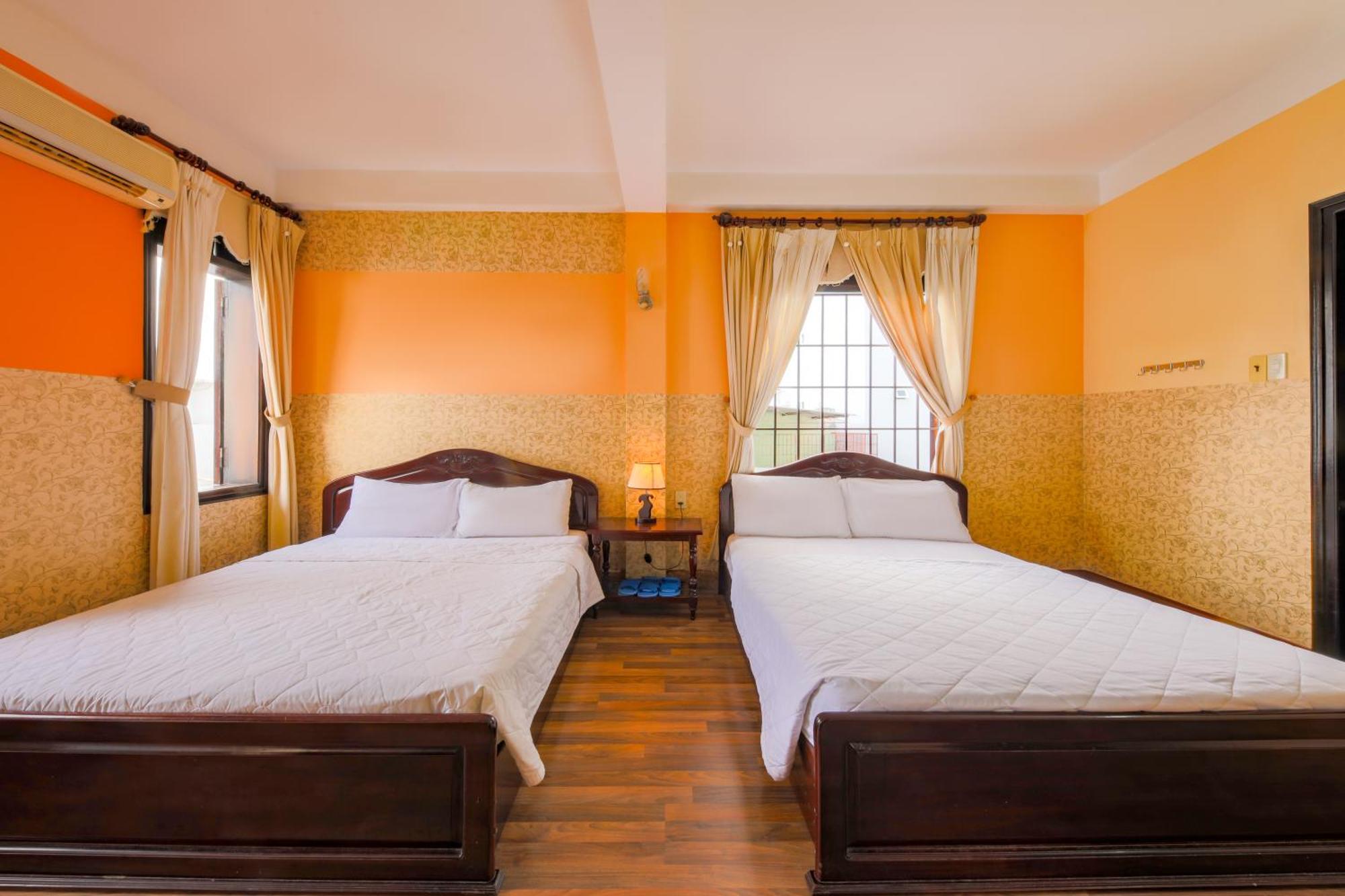 Ponys Hotel Nha Trang Buitenkant foto