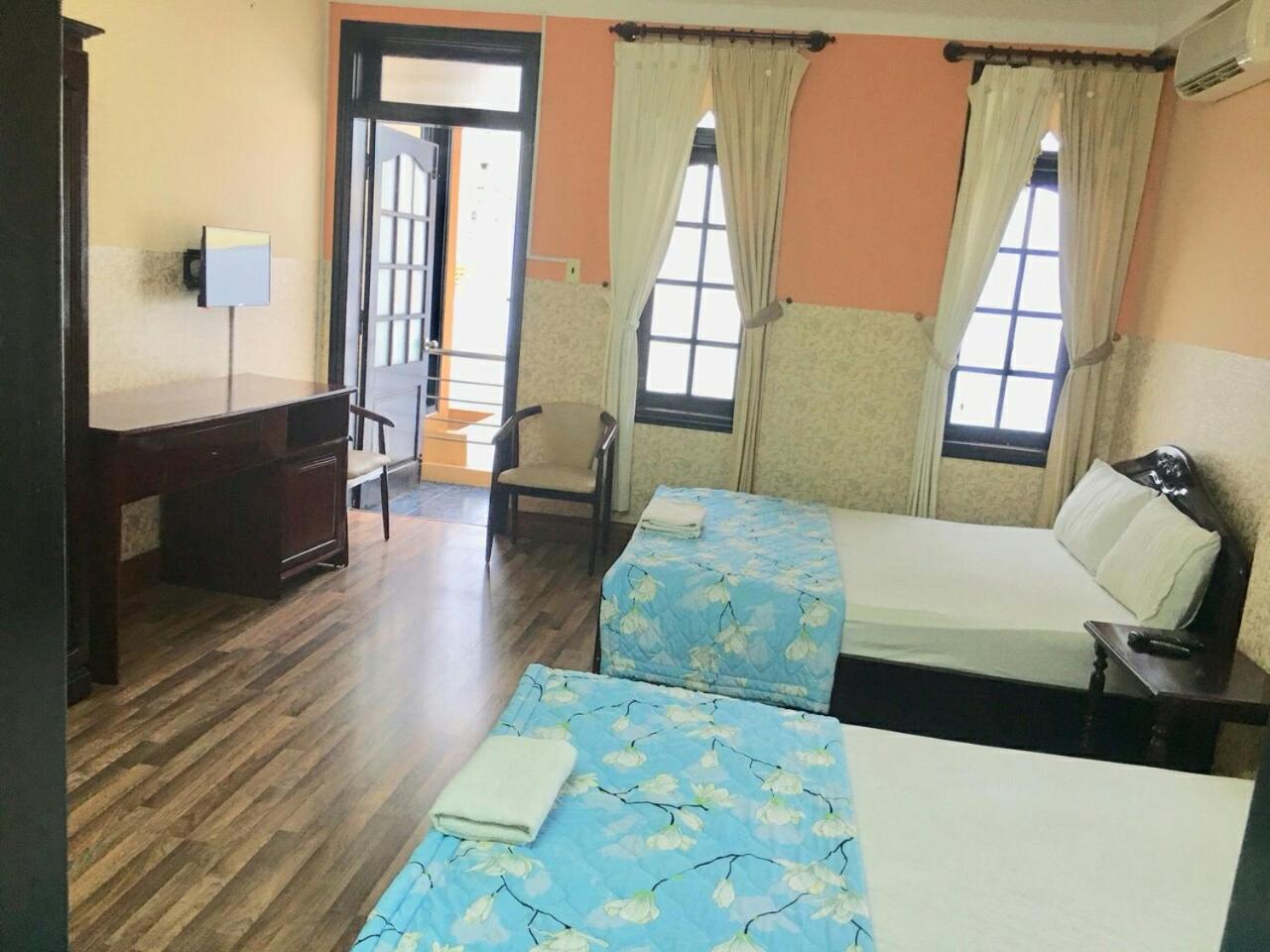 Ponys Hotel Nha Trang Buitenkant foto