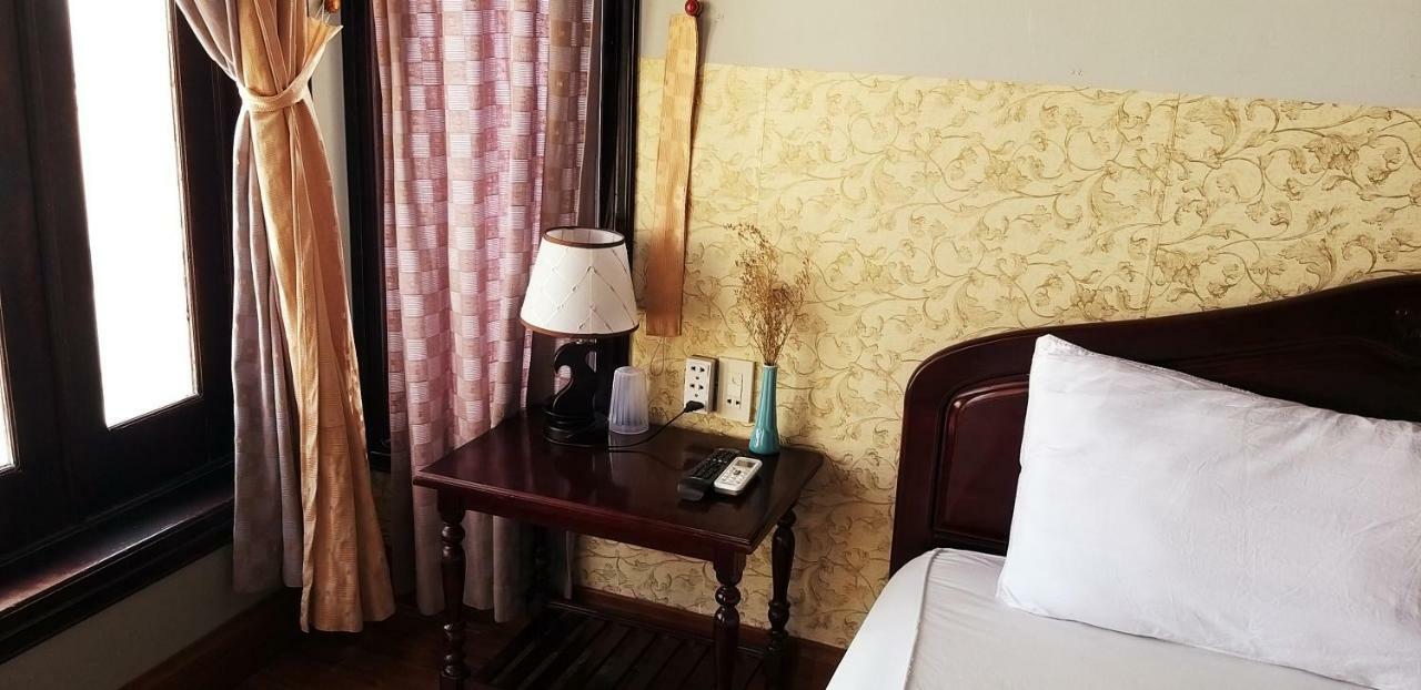 Ponys Hotel Nha Trang Buitenkant foto