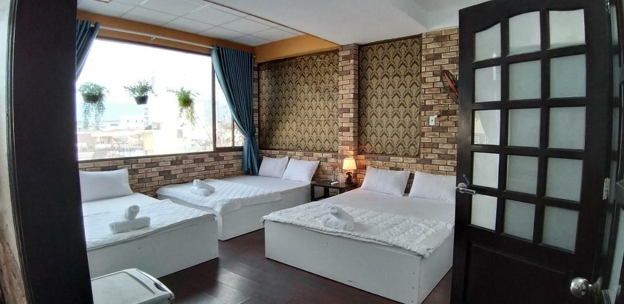 Ponys Hotel Nha Trang Buitenkant foto