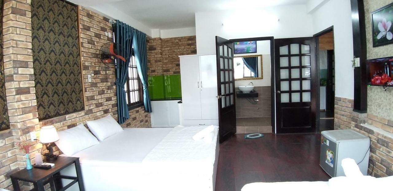 Ponys Hotel Nha Trang Buitenkant foto