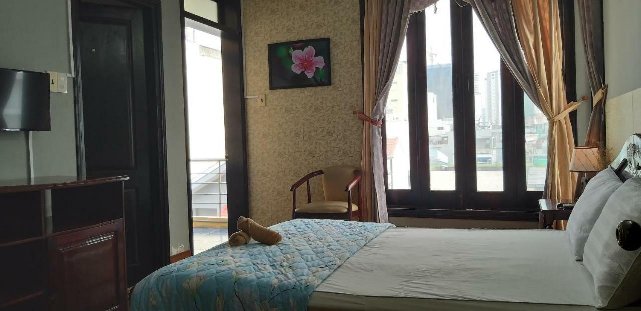 Ponys Hotel Nha Trang Buitenkant foto